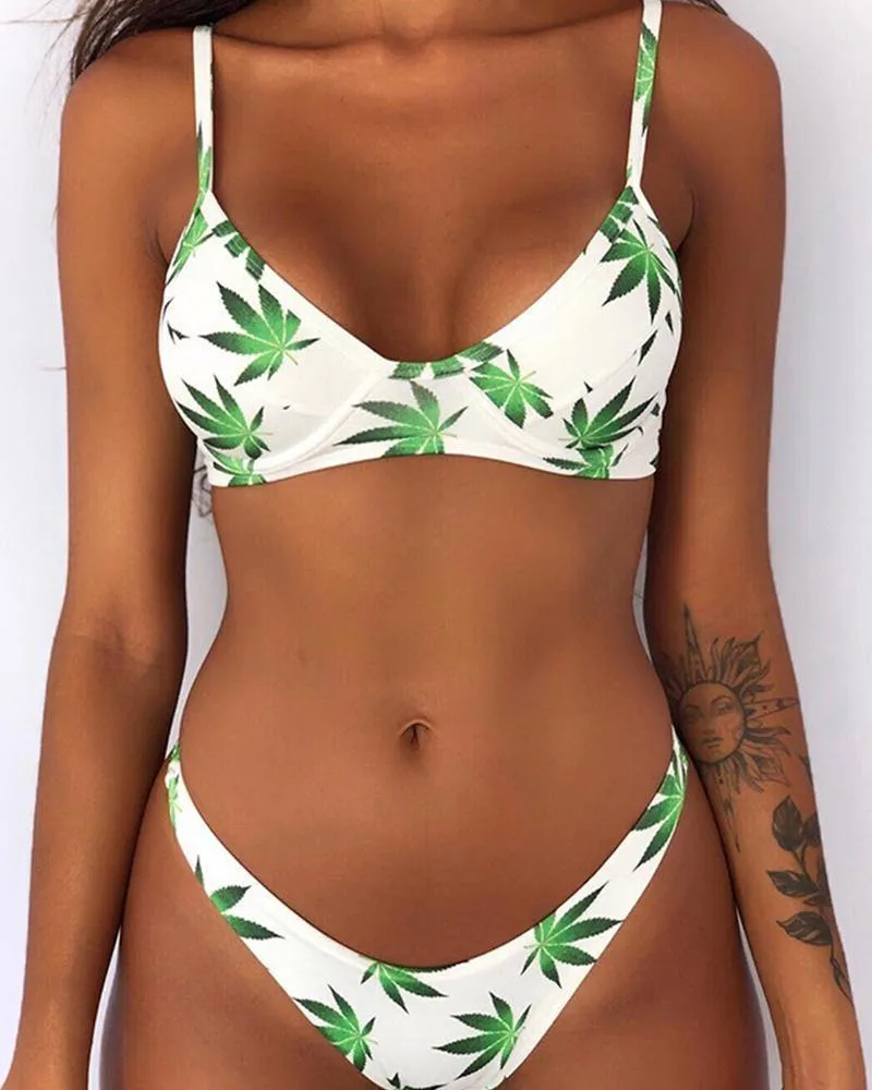 Colorblock Strap Bra With Panties Bikini Sets