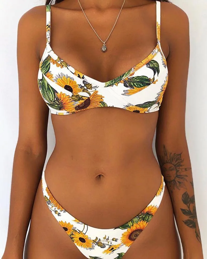 Colorblock Strap Bra With Panties Bikini Sets