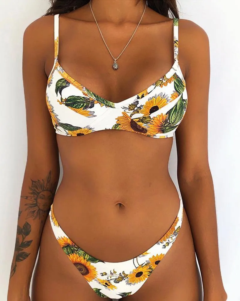 Colorblock Strap Bra With Panties Bikini Sets